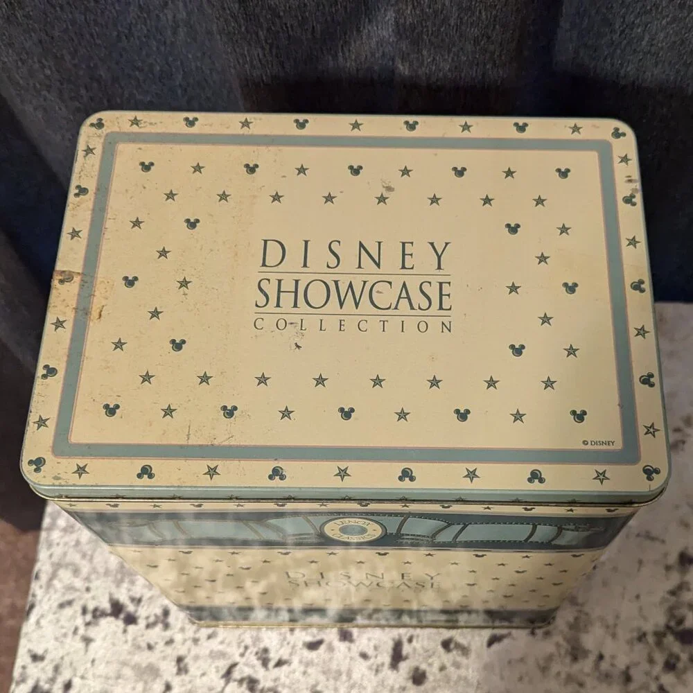 Disney Showcase Collection Snow White Lenox Classics New in Box COA